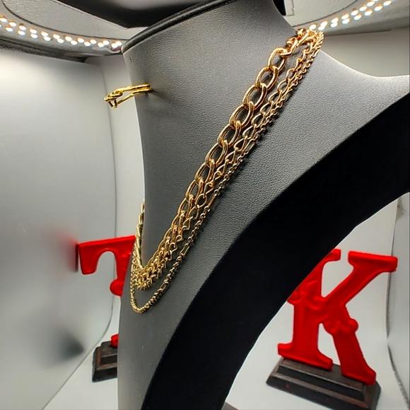 Elegant Triple Chain Gold Necklace - Picture 4 of 4